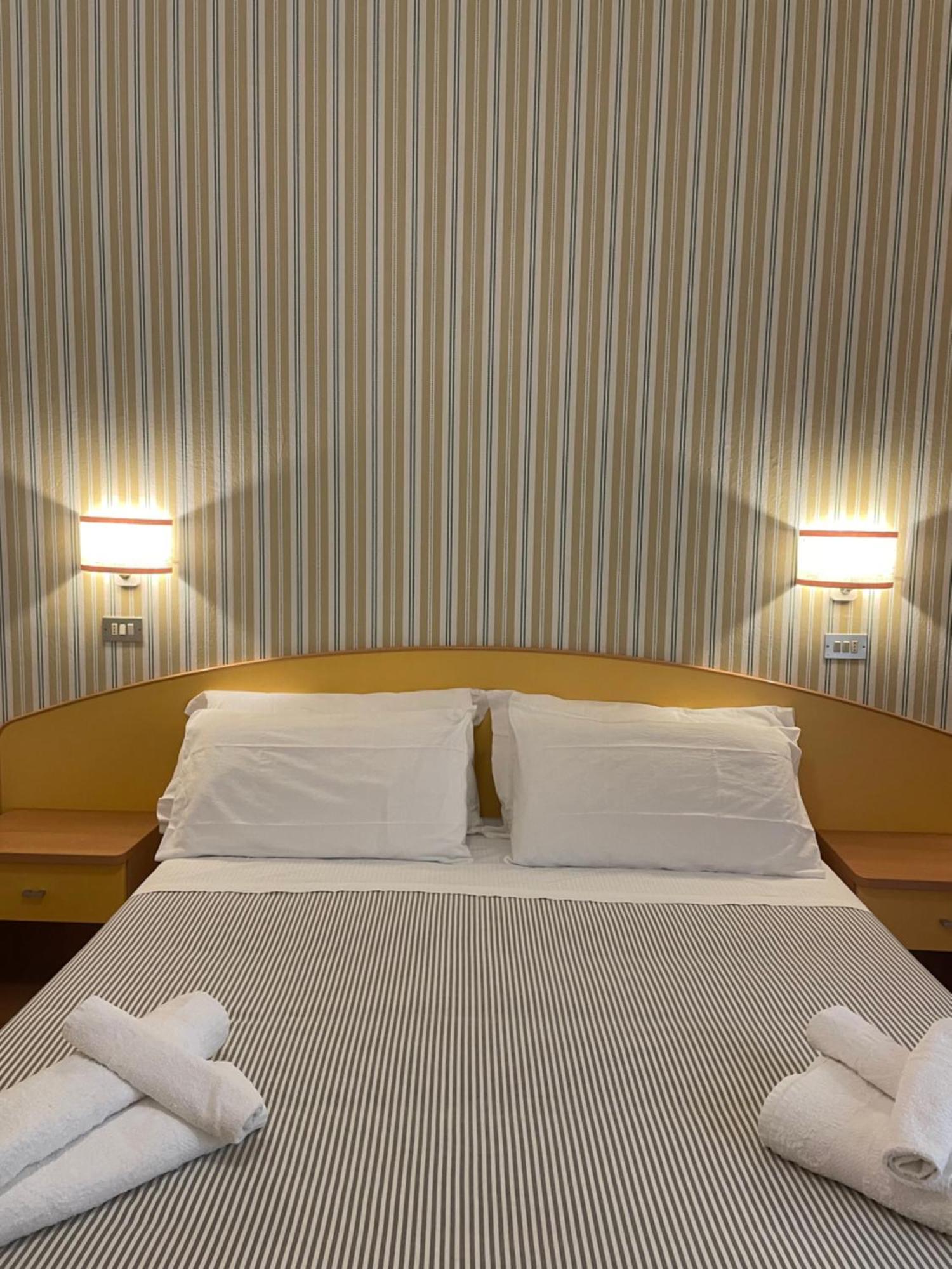 Piccolo Hotel Kursaal 切塞纳蒂科 外观 照片